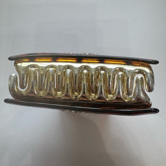 Chic Tortoise Shell Hair Clip with Rhinestones - Picture 4 of 4